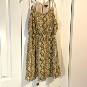 Staccato small sleeveless summer dress